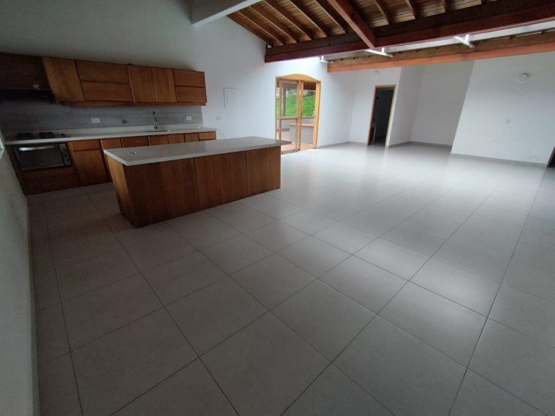 Casa en arriendo Antioquia Envigado San Rafael 250 m2 Habitaciones 3 Baños 2 Garajes 3 Precio $8500000