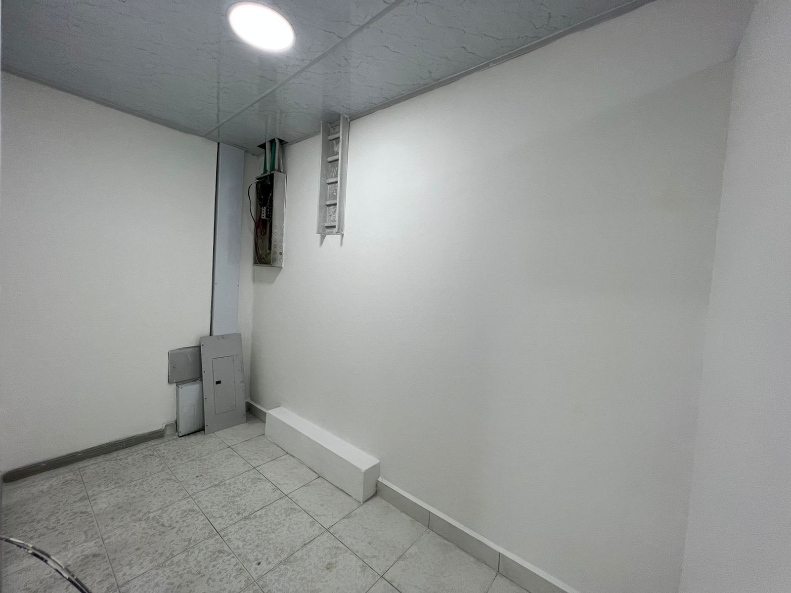 Local en arriendo Antioquia Sabaneta Manuel Restrepo 400 m2 Habitaciones 0 Baños 4 Garajes 1 Precio $8000000