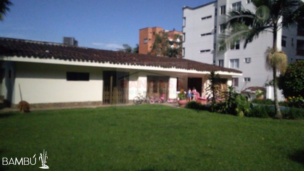 Casa en venta Antioquia Medellín Miraflores 400 m2 Habitaciones 3 Baños 6 Garajes 3 Precio $3750000000
