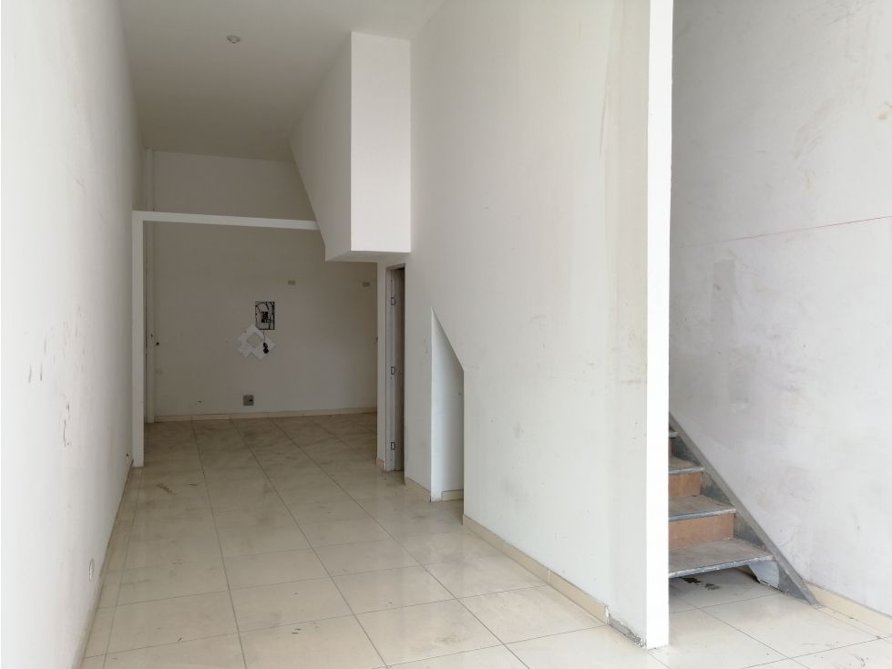 Local en arriendo o venta Antioquia Envigado La Mesa 451 m2 Habitaciones 0 Baños 4 Garajes 0 Precio venta $2800000000 Precio arriendo $20000000