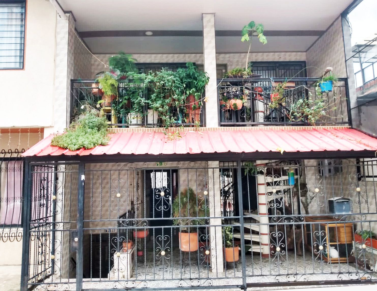 Casa en venta Valle Del Cauca Cali Prados Del Sur 448 m2 Habitaciones 12 Baños 4 Garajes 1 Precio $390000000