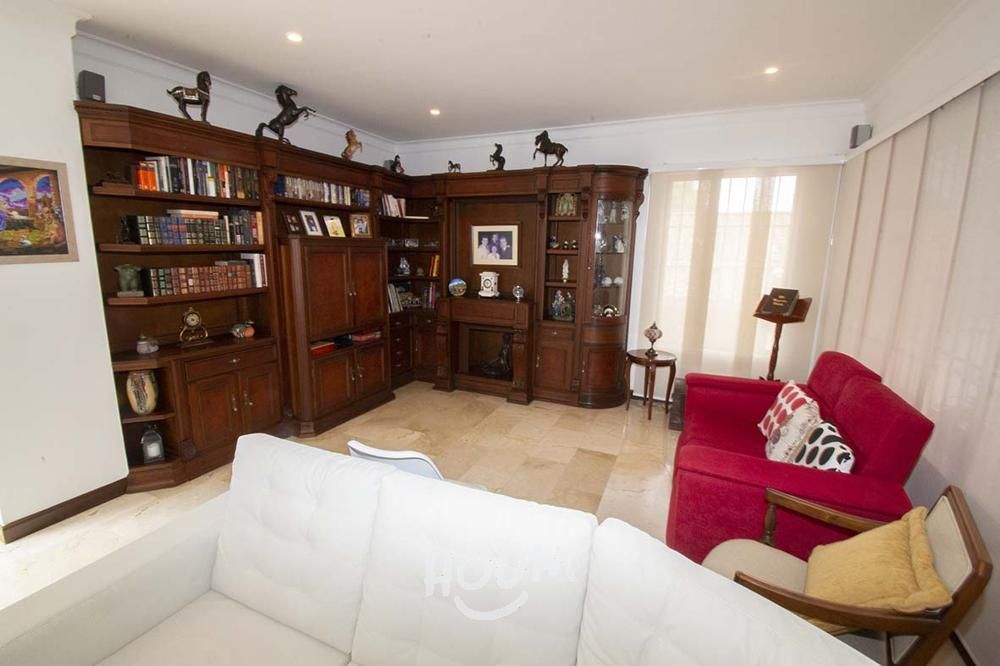 Casa en venta Antioquia Medellín El Tesoro 480 m2 Habitaciones 3 Baños 5 Garajes 4 Precio $2200000000