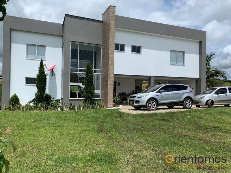 Finca en venta Antioquia Marinilla Marinilla 3700 m2 Habitaciones 4 Baños 4 Garajes 2 Precio $1350000000