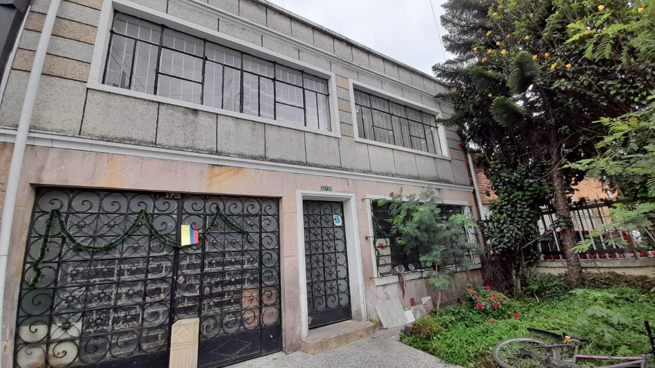 Casa en arriendo Cundinamarca Bogotá La Esperanza 307 m2 Habitaciones 7 Baños 4 Garajes 2 Precio $5500000