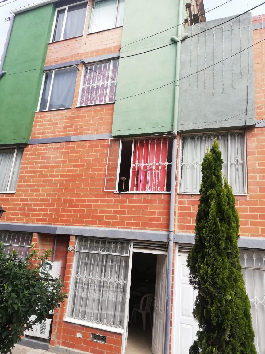 Casa en venta Cundinamarca Soacha Ub Terreros 54 m2 Habitaciones 3 Baños 2 Garajes 1 Precio $120000000