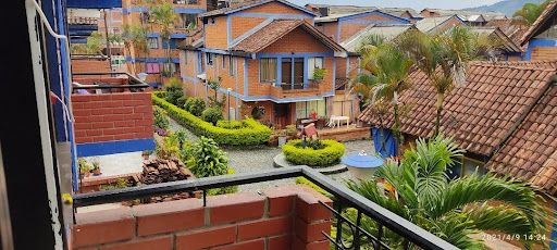 Casa en venta Risaralda Dosquebradas Quintas De Jardín Colonial 200 m2 Habitaciones 4 Baños 4 Garajes 1 Precio $350000000