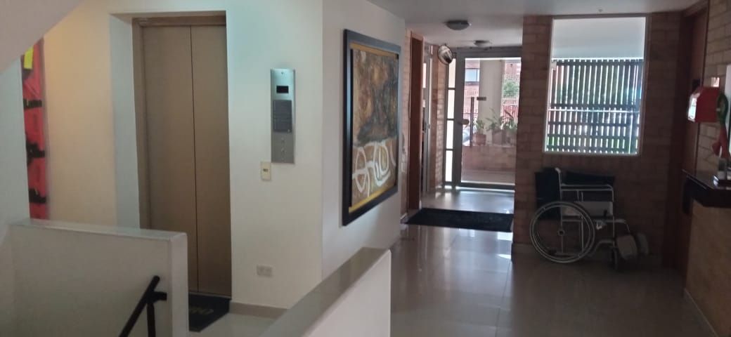 Apartamento en venta Cundinamarca Bogotá Cedro Madeiras 82 m2 Habitaciones 3 Baños 2 Garajes 2 Precio $380000000