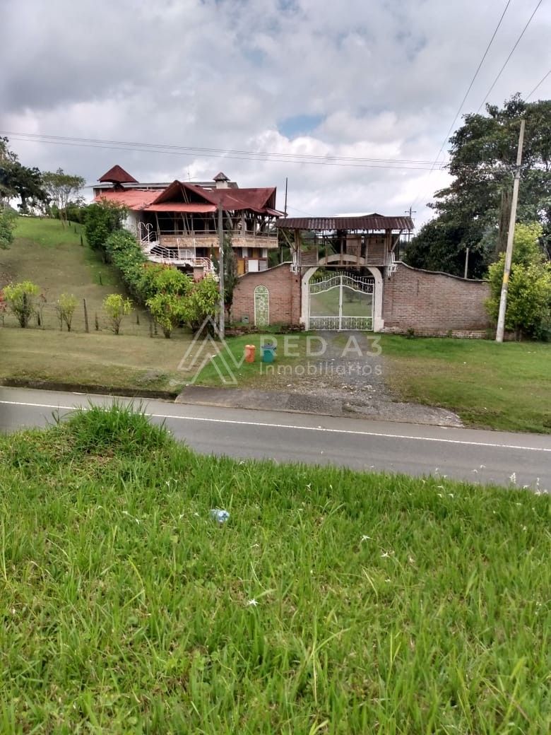 Casa en venta Risaralda Pereira Pereira 1100 m2 Habitaciones 8 Baños 17 Garajes 12 Precio $2000000000