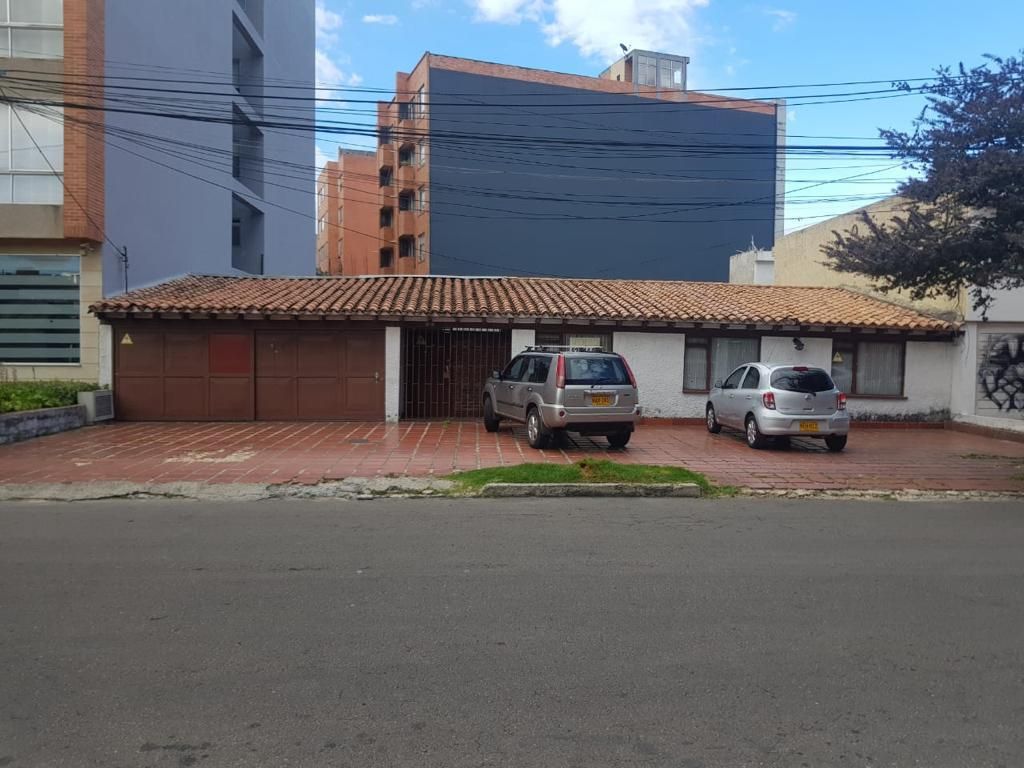 Casa en venta Cundinamarca Bogotá Santa Barbara Occidental 603 m2 Habitaciones 3 Baños 2 Garajes 2 Precio $2950000000