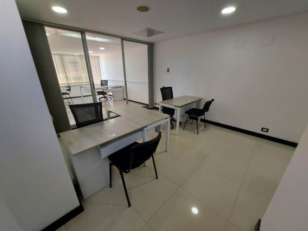 Oficina en arriendo Antioquia Medellín Milla De Oro 45 m2 Habitaciones 0 Baños 0 Garajes 2 Precio $3200000