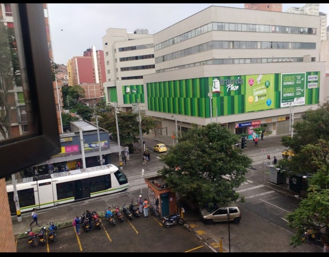 Local en venta Antioquia Medellín Bombona No1 26 m2 Habitaciones 0 Baños 0 Garajes 2 Precio $300000000
