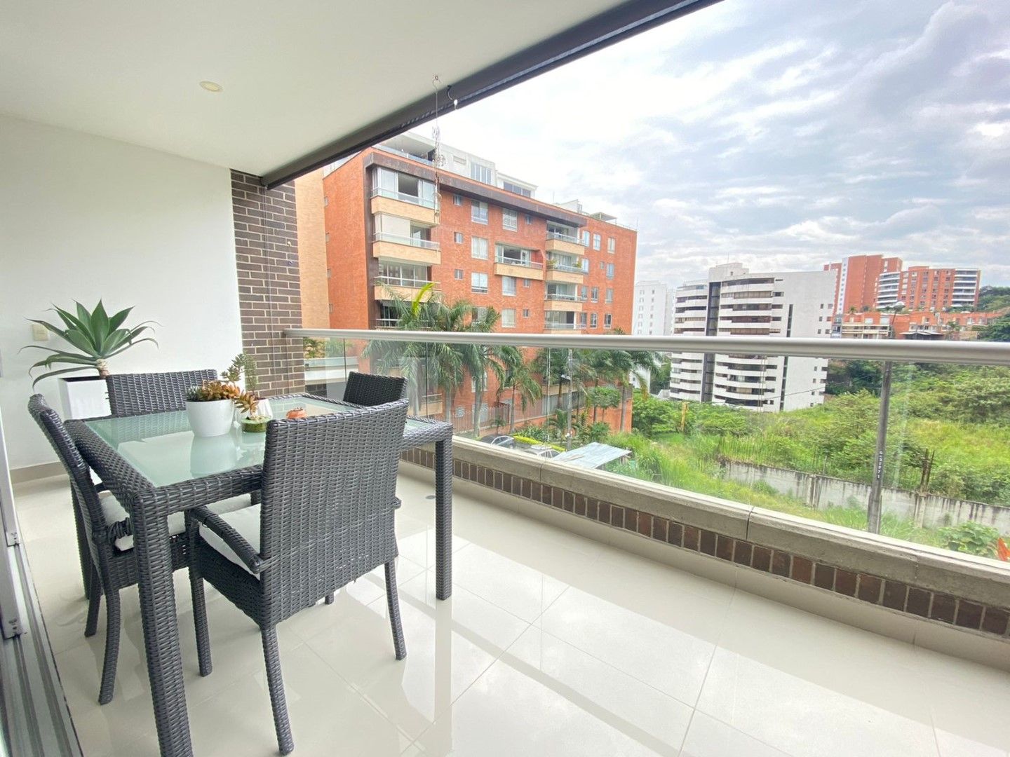 Apartamento en venta Valle Del Cauca Cali Cali 122 m2 Habitaciones 2 Baños 4 Garajes 3 Precio $630000000