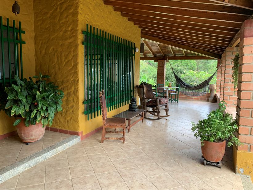 Finca en venta Antioquia Girardota Girardota 450 m2 Habitaciones 5 Baños 4 Garajes 2 Precio $2400000000