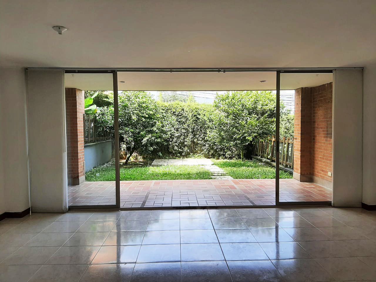 Casa en arriendo Antioquia Envigado La Mesa 200 m2 Habitaciones 3 Baños 6 Garajes 3 Precio $5500000