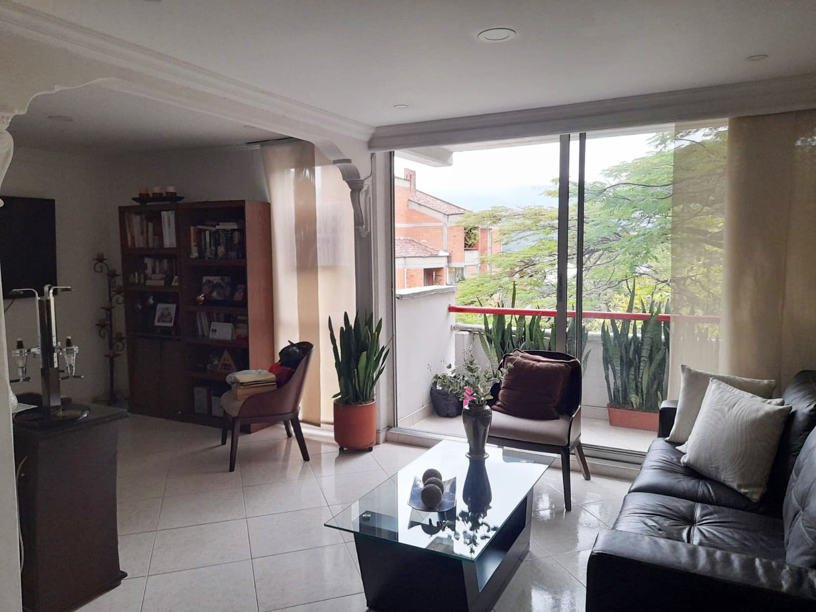 Apartamento en venta Antioquia Medellín Colombia 100 m2 Habitaciones 3 Baños 4 Garajes 1 Precio $420000000