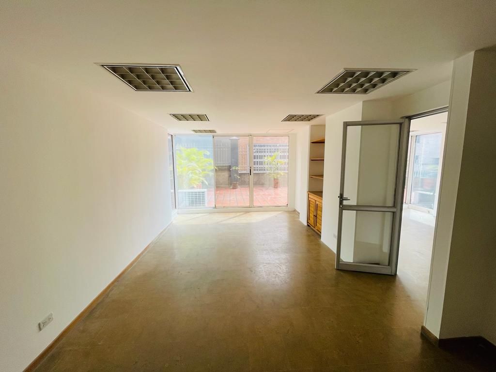 Local Comercial en arriendo o venta Antioquia Medellín La Linde 0 m2 Habitaciones 0 Baños 10 Garajes 1 Precio venta $570000000 Precio arriendo $5100000