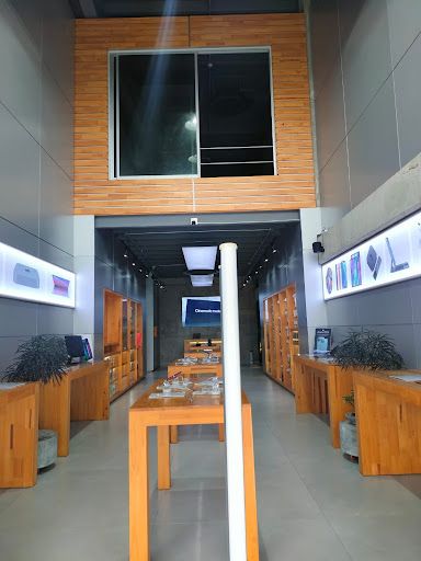 Local en venta Risaralda Pereira Br Jardin Ii Etapa 204 m2 Habitaciones 0 Baños 2 Garajes 2 Precio $1400000000