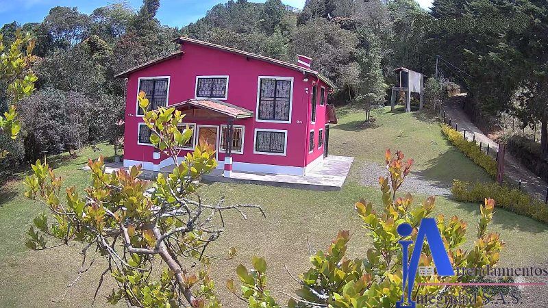 Casa en arriendo Antioquia Guarne Centro 3750 m2 Habitaciones 3 Baños 3 Garajes 1 Precio $3500000