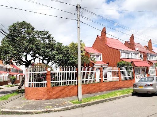 Casa en venta Cundinamarca Bogotá La Patria 346 m2 Habitaciones 4 Baños 4 Garajes 3 Precio $1400000000