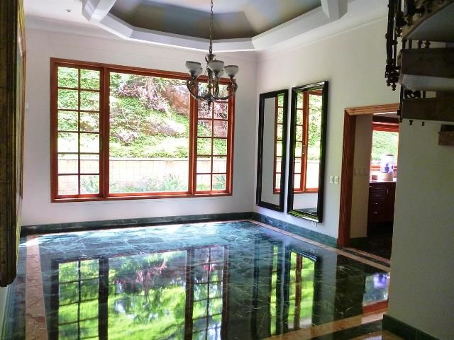 Casa en arriendo o venta Antioquia Medellín El Tesoro 650 m2 Habitaciones 4 Baños 15 Garajes 8 Precio venta $4200000000 Precio arriendo $23500000