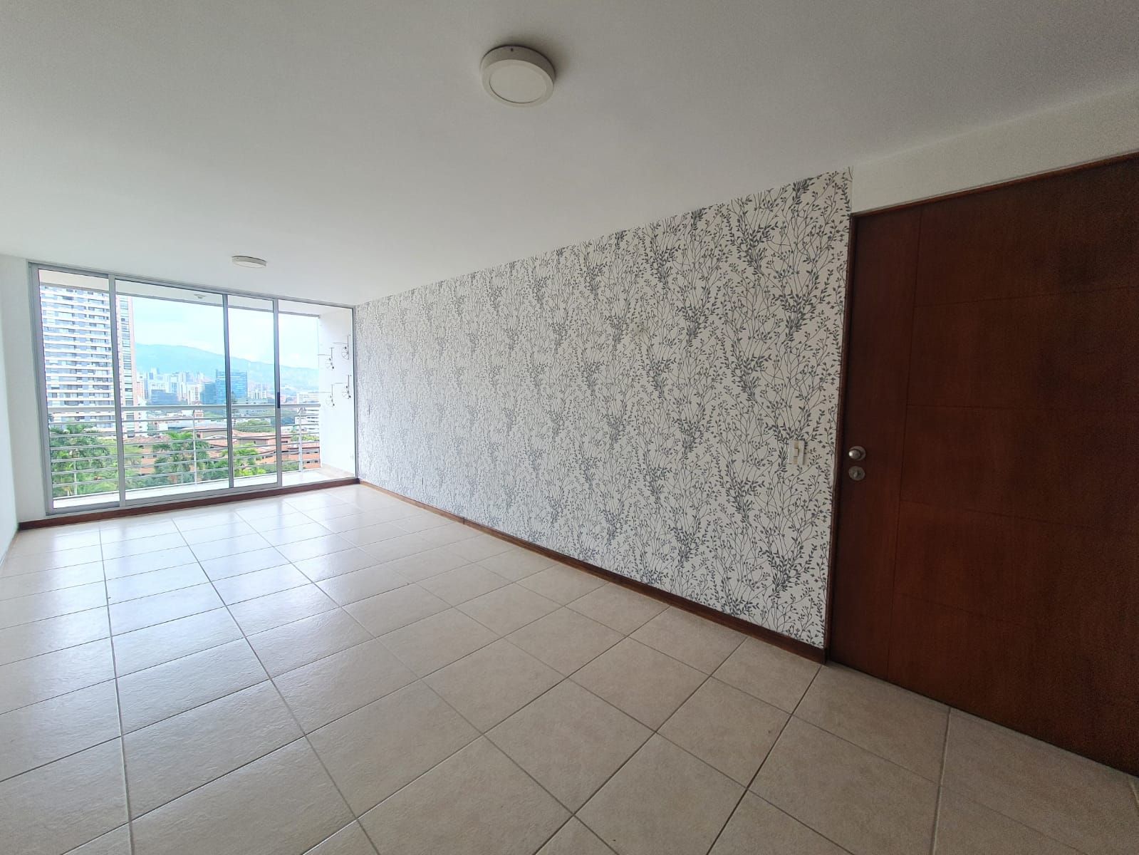 Apartamento en arriendo Antioquia Medellín Castropol 78 m2 Habitaciones 2 Baños 2 Garajes 2 Precio $2800000
