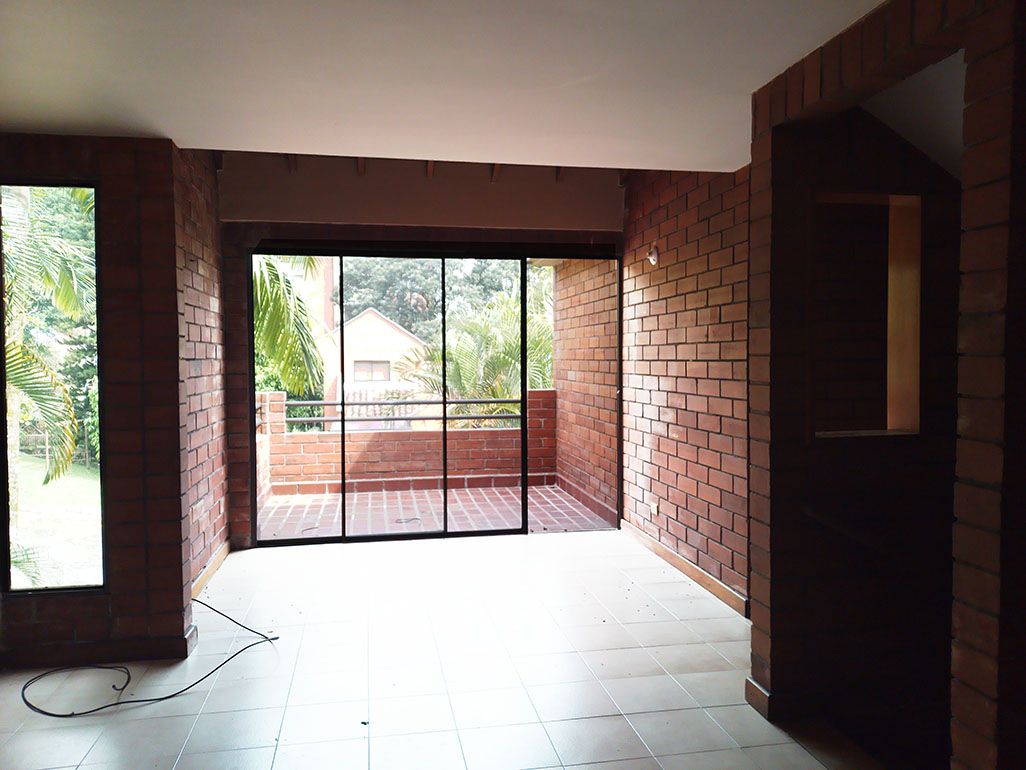 Casa en venta Antioquia Medellín Loma De Los Parra 350 m2 Habitaciones 4 Baños 6 Garajes 8 Precio $1190000000