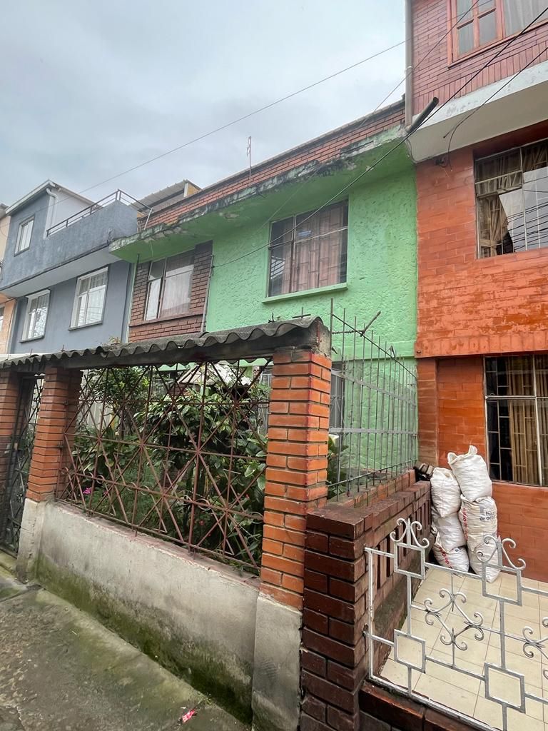 Casa en venta Cundinamarca Bogotá La Pepita 110 m2 Habitaciones 5 Baños 4 Garajes 1 Precio $410000000