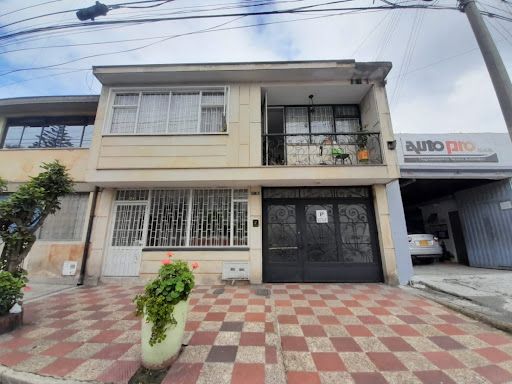 Casa en venta Cundinamarca Bogotá Alfonso López 430 m2 Habitaciones 7 Baños 6 Garajes 3 Precio $1300000000