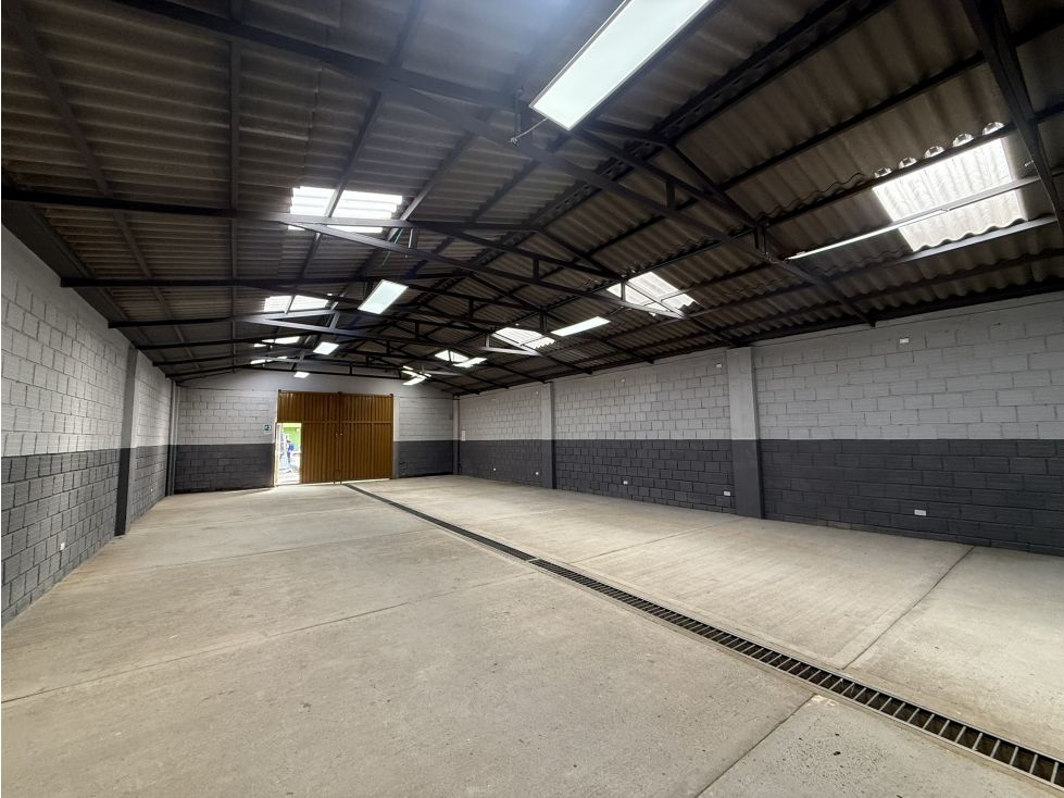 Bodega en arriendo Caldas Manizales La Enea Vieja 322 m2 Habitaciones 0 Baños 2 Garajes 1 Precio $5500000