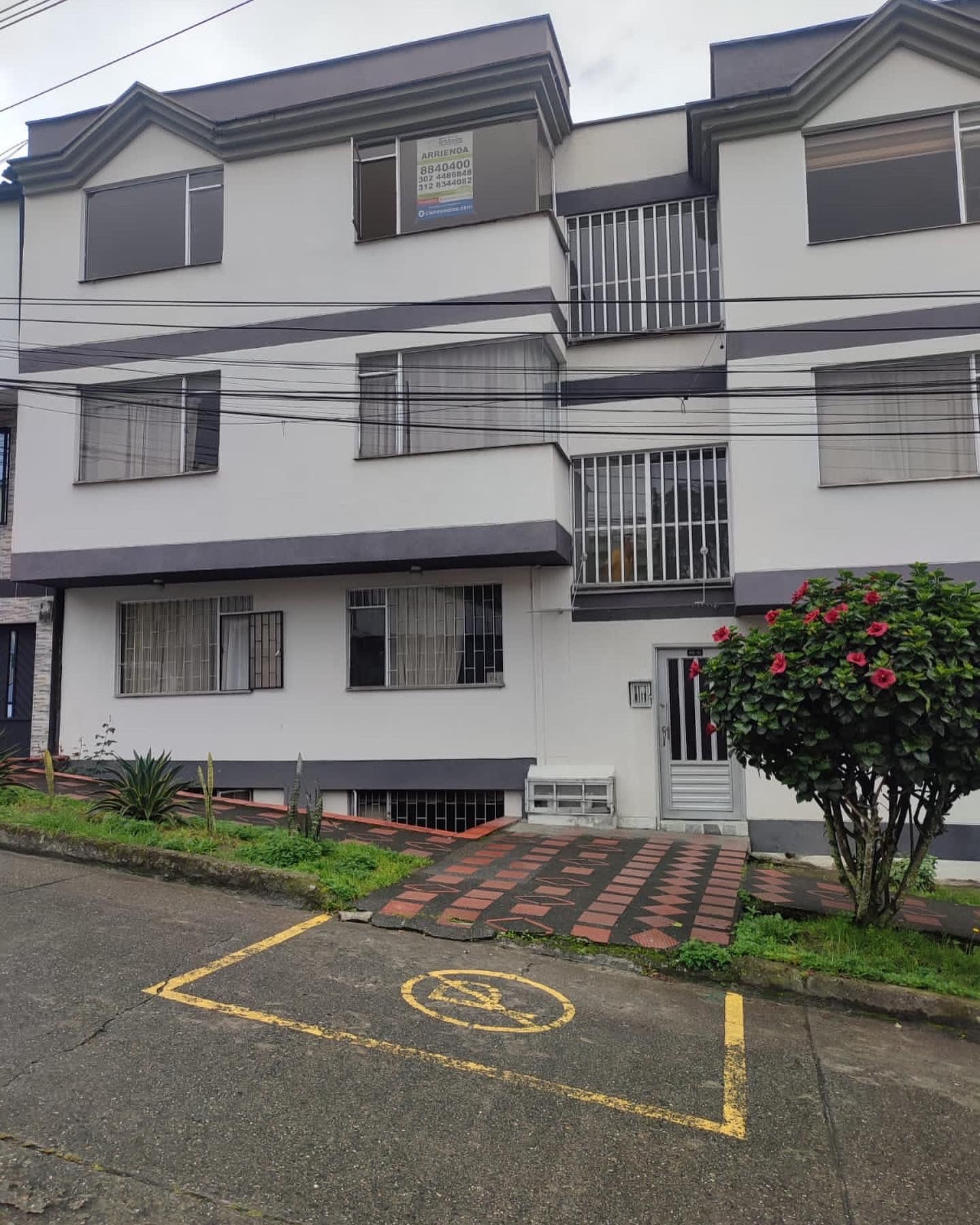 Apartamento en arriendo Caldas Manizales La Playa 65 m2 Habitaciones 2 Baños 1 Garajes 2 Precio $1200000