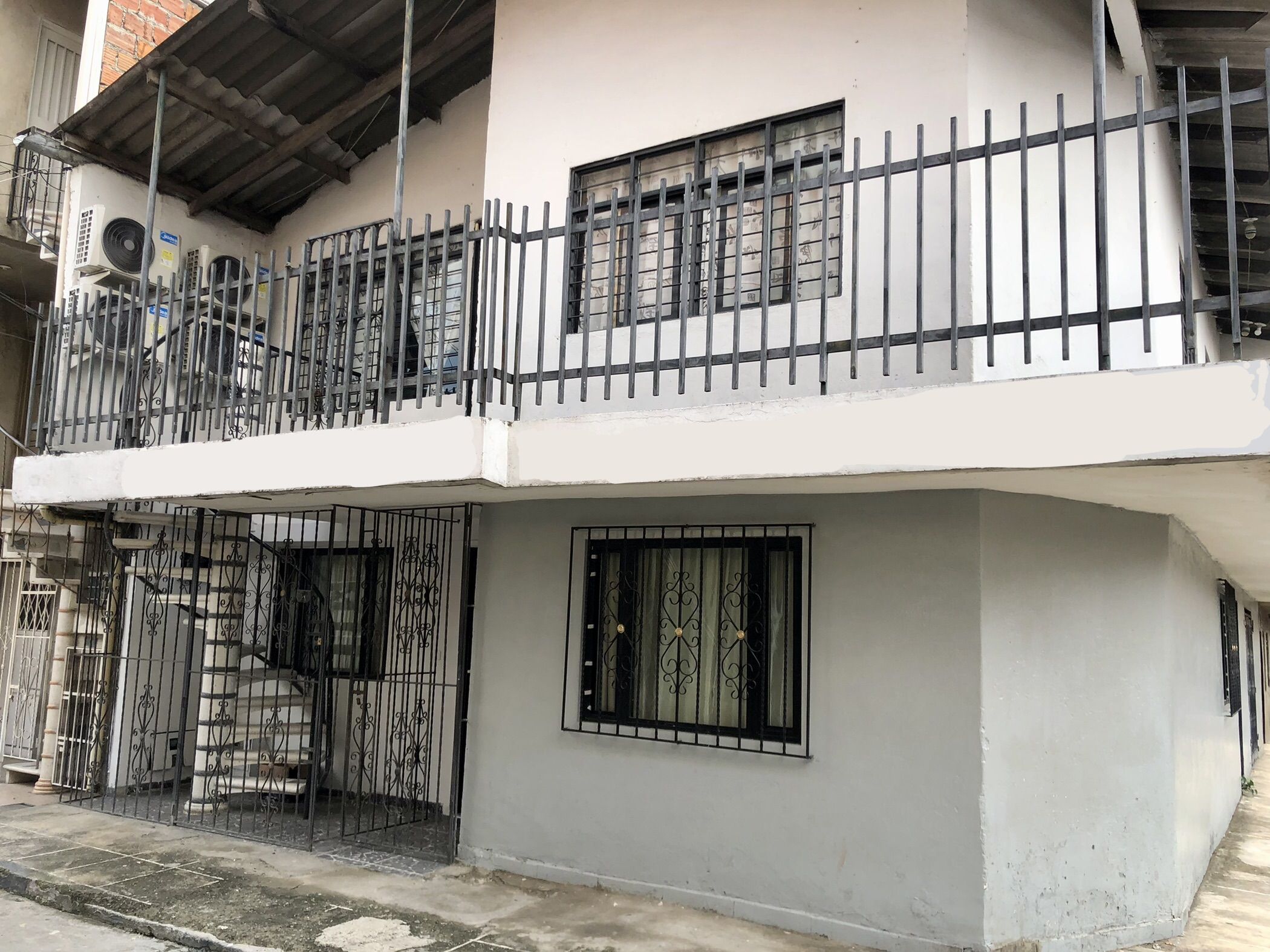 Casa en venta Valle Del Cauca Cali El Retiro 240 m2 Habitaciones 7 Baños 2 Garajes 2 Precio $350000000