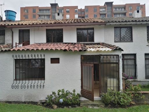 Casa en venta Cundinamarca Bogotá Modelia 300 m2 Habitaciones 5 Baños 4 Garajes 3 Precio $850000000