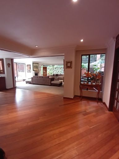 Apartamento en arriendo Cundinamarca Bogotá Los Rosales 286 m2 Habitaciones 3 Baños 4 Garajes 3 Precio $8500000