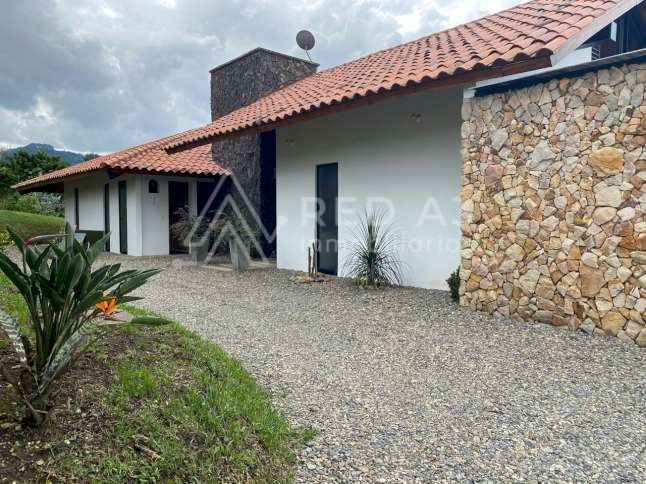 Local en venta Risaralda Santa Rosa De Cabal Santa Rosa De Cabal 300 m2 Habitaciones 0 Baños 8 Garajes 3 Precio $1380000000