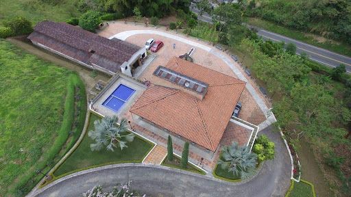 Finca en venta Risaralda Santa Rosa De Cabal Nn 500 m2 Habitaciones 5 Baños 8 Garajes 10 Precio $1600000000