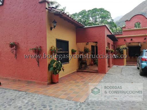 Finca en venta Antioquia San Jerónimo San Jerónimo 658 m2 Habitaciones 10 Baños 6 Garajes 1 Precio $2500000000