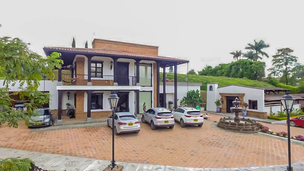 Casa Campestre en venta Risaralda Santa Rosa De Cabal Santa Rosa De Cabal 1000 m2 Habitaciones 3 Baños 13 Garajes 8 Precio $1600000000