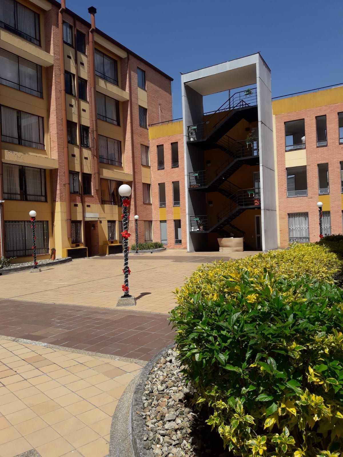 Apartamento en arriendo Cundinamarca Bogotá El Vervenal 62 m2 Habitaciones 3 Baños 2 Garajes 2 Precio $1300000