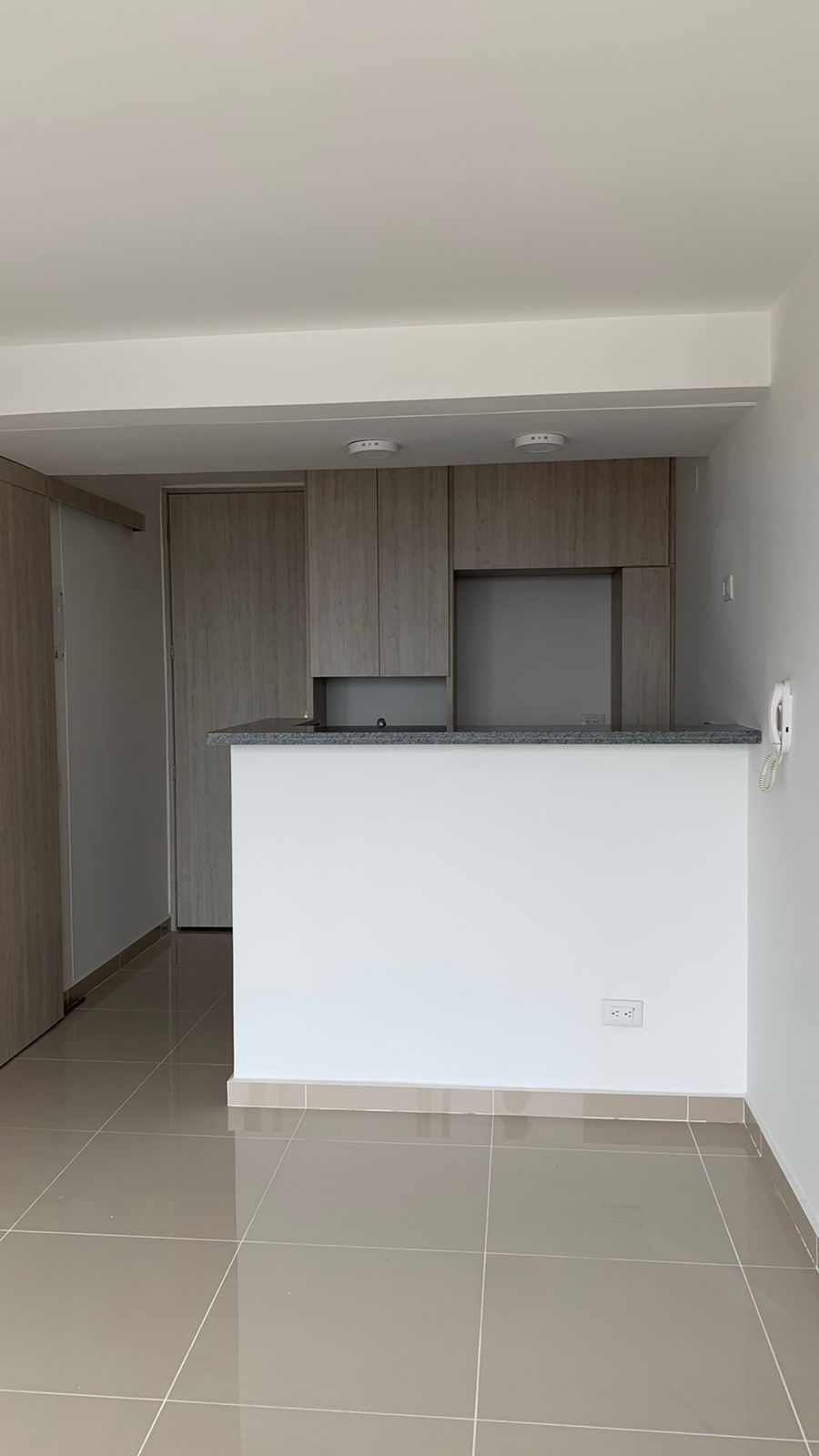 Apartamento en venta Valle Del Cauca Cali Conjunto Residencial Olivenza 40 m2 Habitaciones 1 Baños 0 Garajes 2 Precio $237000000