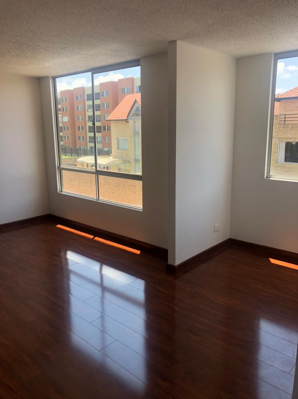 Apartamento en venta Cundinamarca Chía Chia 53 m2 Habitaciones 2 Baños 2 Garajes 2 Precio $230000000