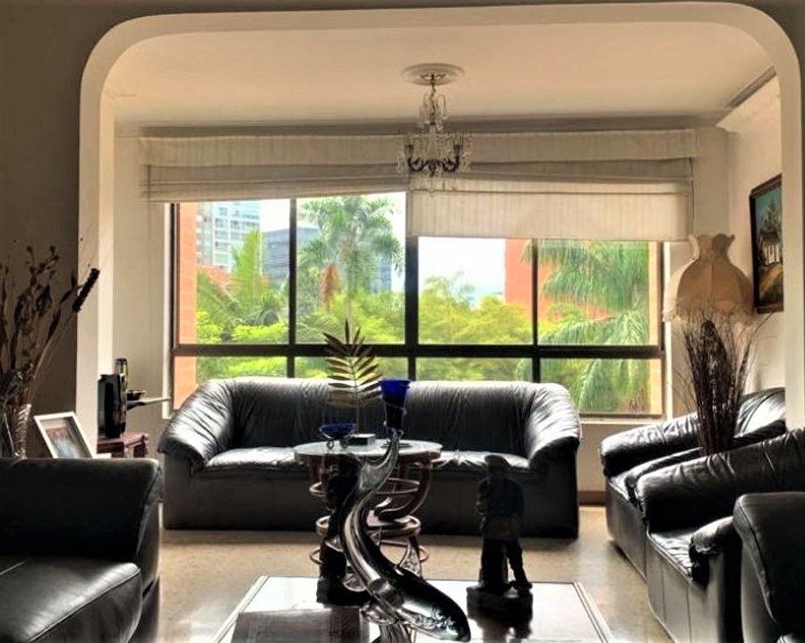 Apartamento en venta Antioquia Medellín Alejandria 95 m2 Habitaciones 3 Baños 2 Garajes 3 Precio $620000000