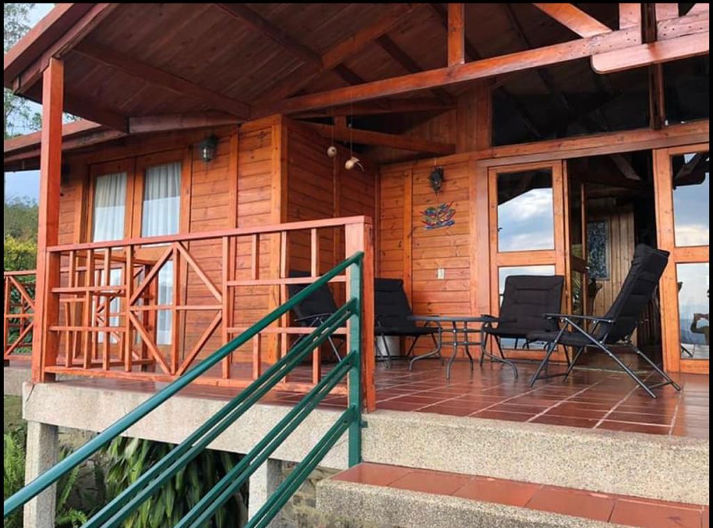 Finca en venta Cundinamarca San Francisco Otros 6400 m2 Habitaciones 4 Baños 2 Garajes 2 Precio $800000000