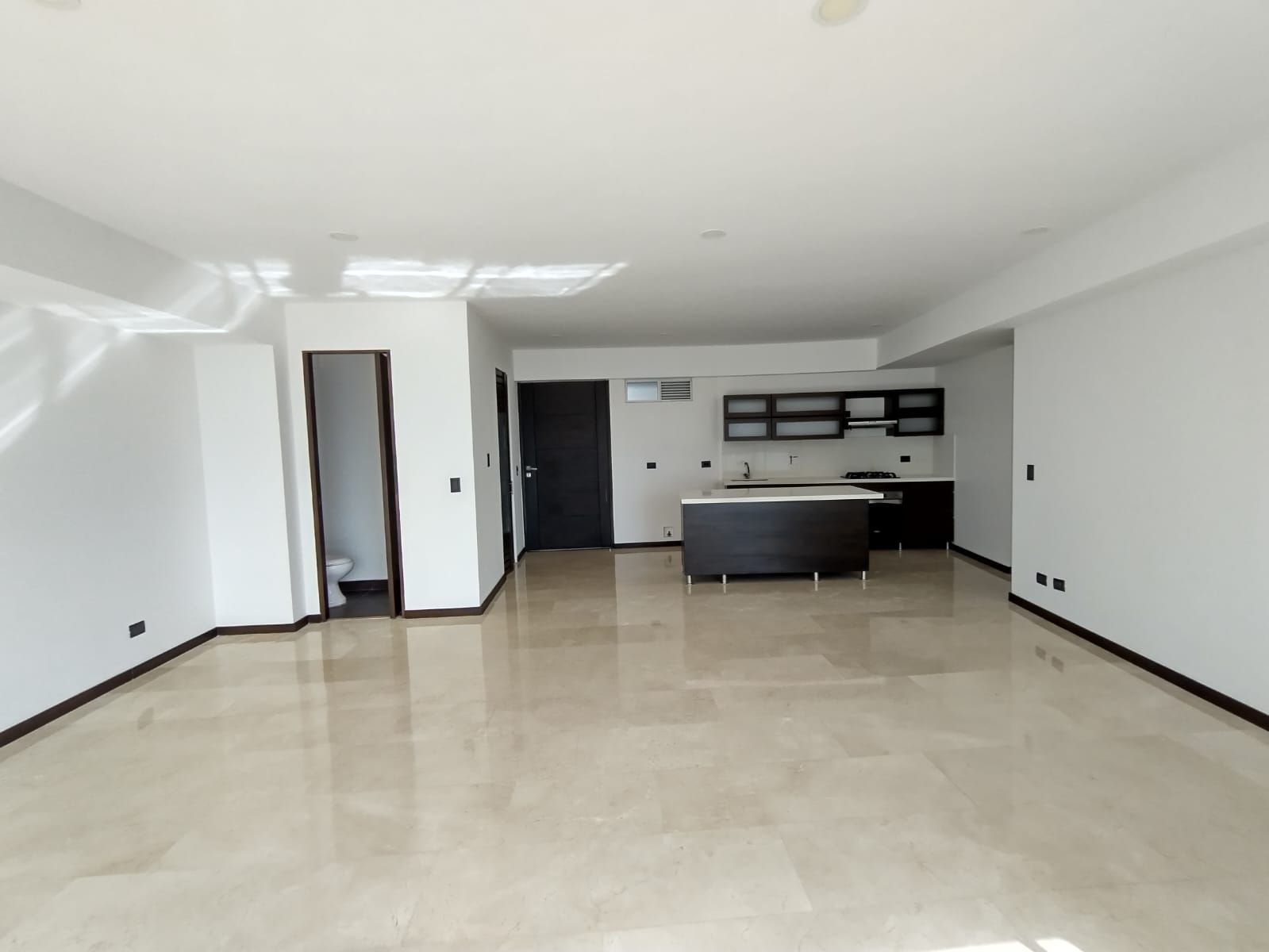 Apartamento en venta Antioquia Sabaneta San Joaquín 145 m2 Habitaciones 3 Baños 4 Garajes 3 Precio $630000000