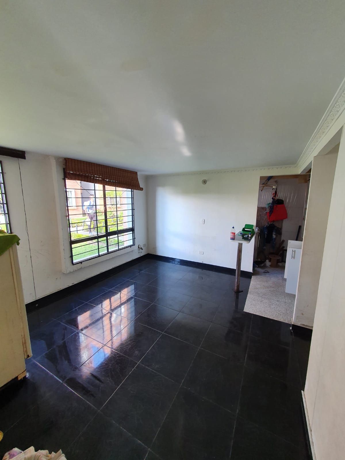 Apartamento en venta Cundinamarca Soacha Cr Bugavilla 40 m2 Habitaciones 2 Baños 0 Garajes 1 Precio $105000000