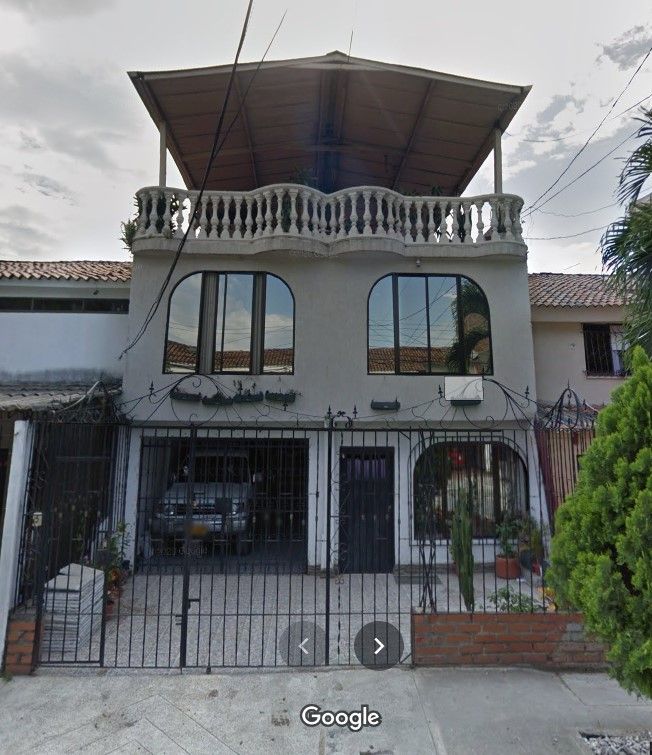 Casa en venta Valle Del Cauca Cali Urbanización La Merced 127 m2 Habitaciones 7 Baños 6 Garajes 2 Precio $500000000