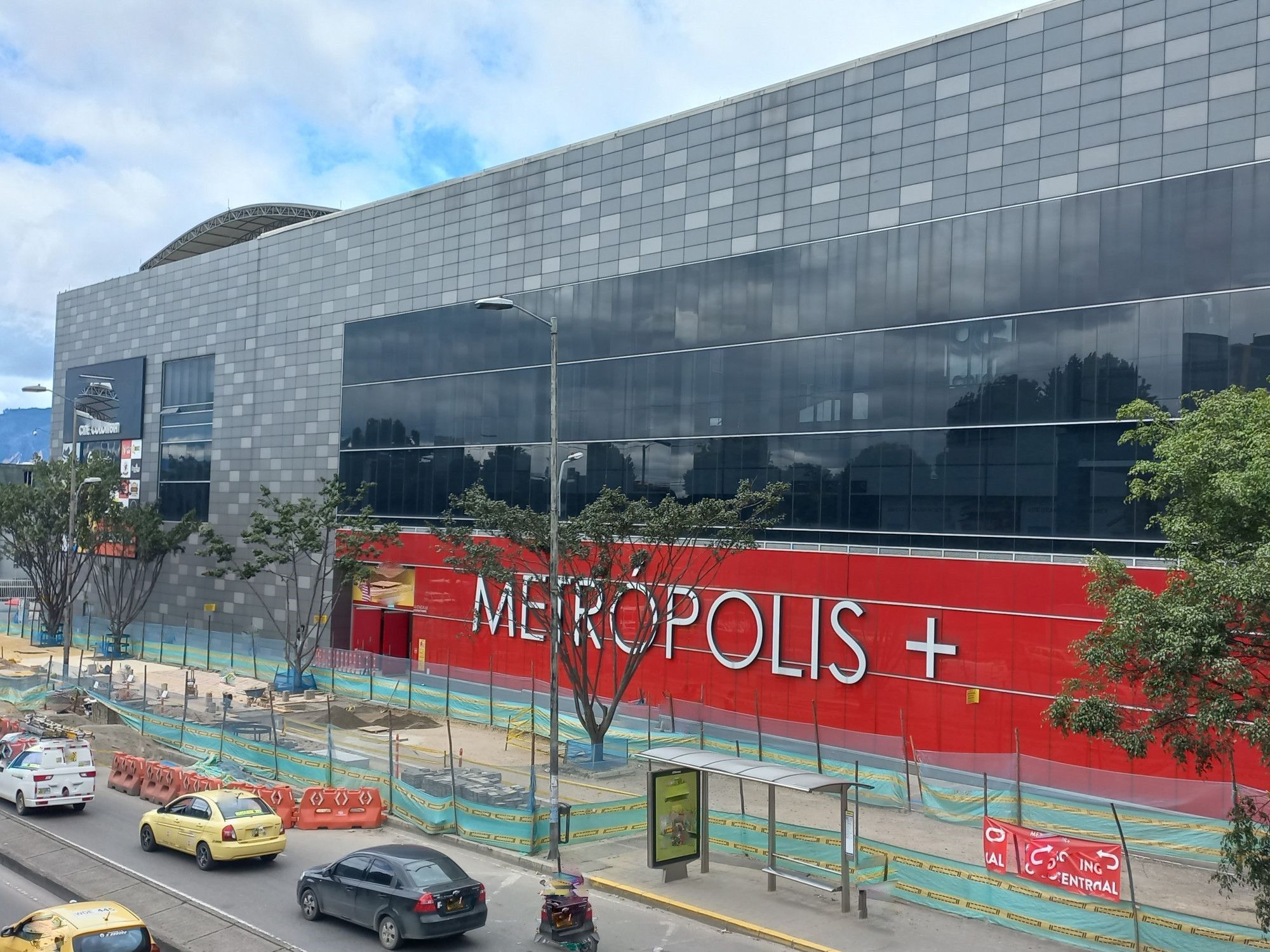 Local en arriendo o venta Cundinamarca Bogotá Metropolis 17 m2 Habitaciones 0 Baños 0 Garajes 0 Precio venta $591000000 Precio arriendo $1957502