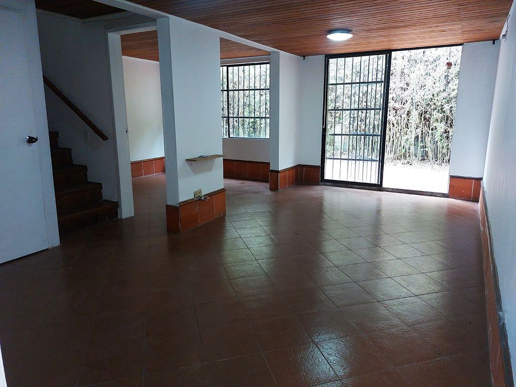 Casa en venta Antioquia Envigado Zona Centro 103 m2 Habitaciones 3 Baños 4 Garajes 2 Precio $530000000