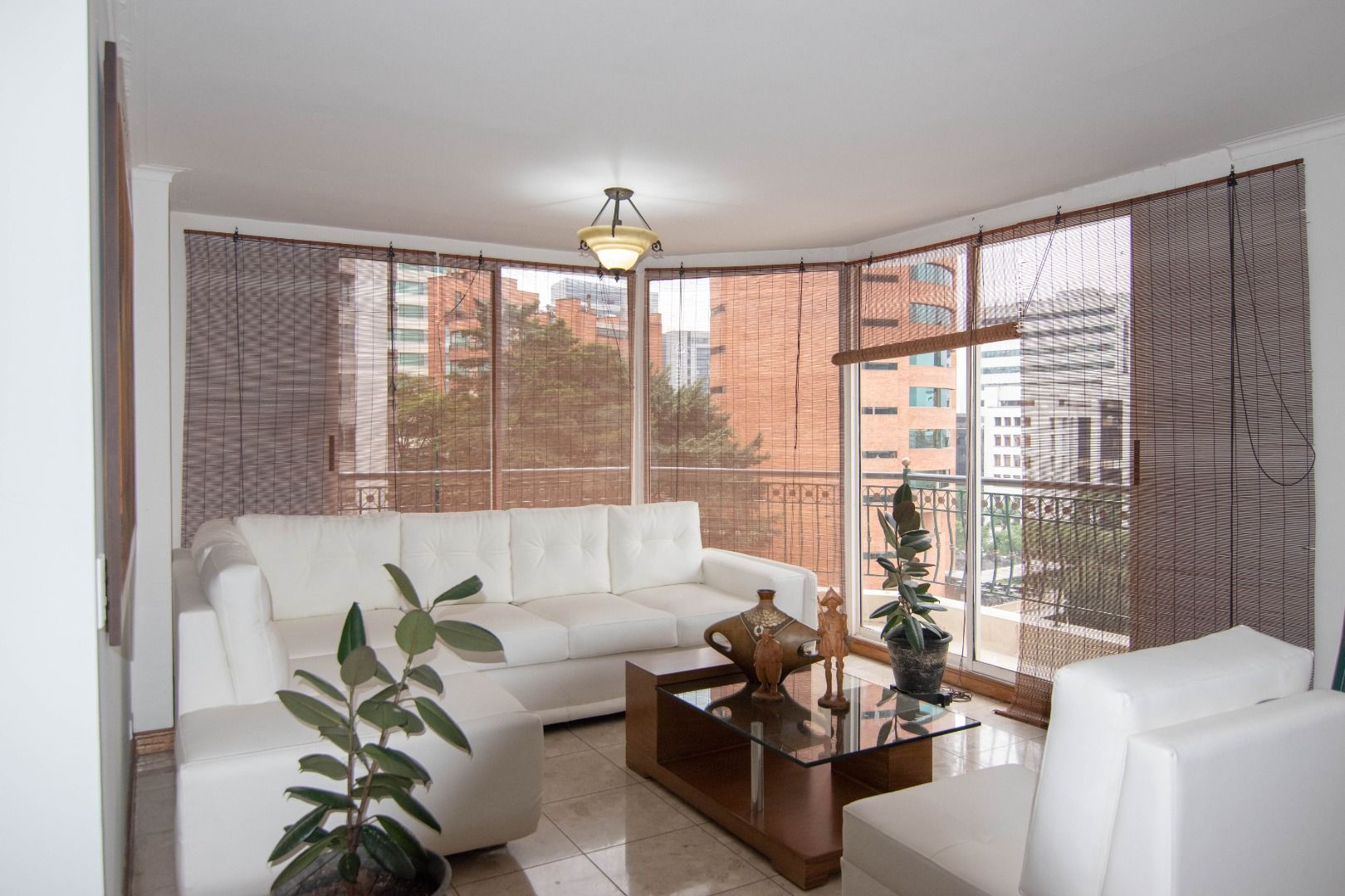 Apartamento en arriendo Antioquia Medellín Simesa 168 m2 Habitaciones 3 Baños 8 Garajes 3 Precio $6200000