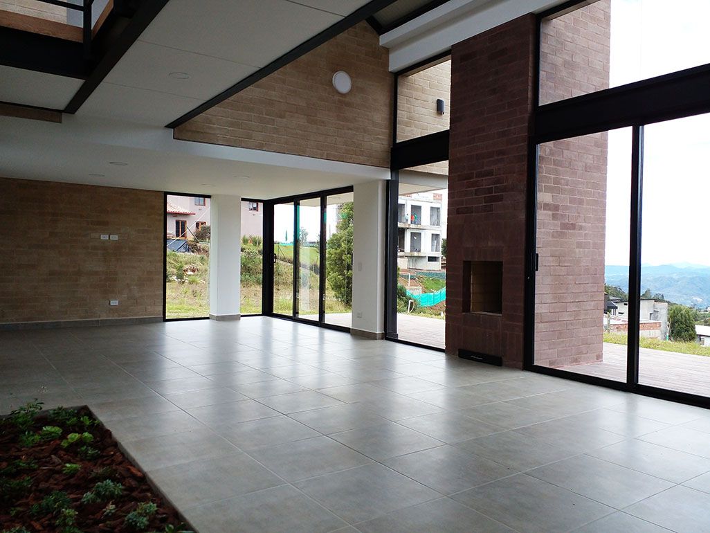 Casa en venta Antioquia Envigado La Mesa 270 m2 Habitaciones 3 Baños 6 Garajes 10 Precio $1850000000