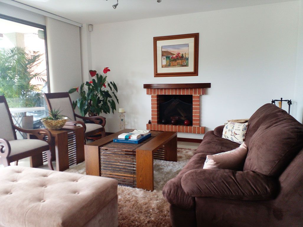 Casa en venta Antioquia Envigado Zona Centro 250 m2 Habitaciones 3 Baños 6 Garajes 5 Precio $1380000000